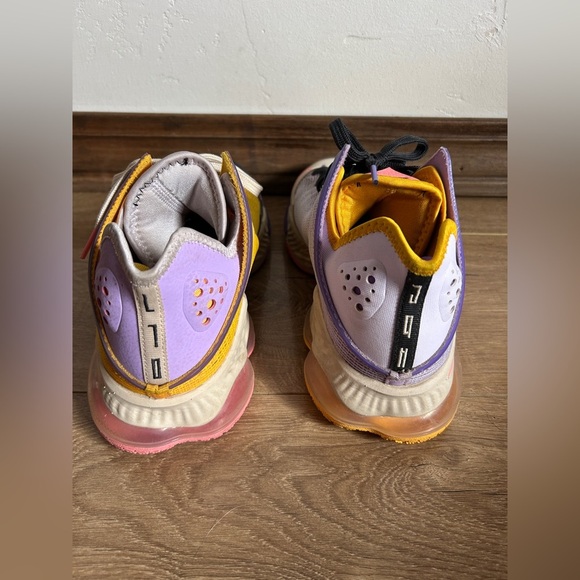 Nike LeBron 19 XIX Low "Mismatch" Men's Shoes Lilac-Dark Smoke Grey DO9829-500 - Picture 5 of 10